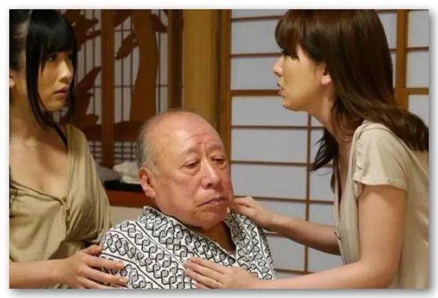 65岁日本大姨是当红AV女优，家人支持她拍“重口味剧情”